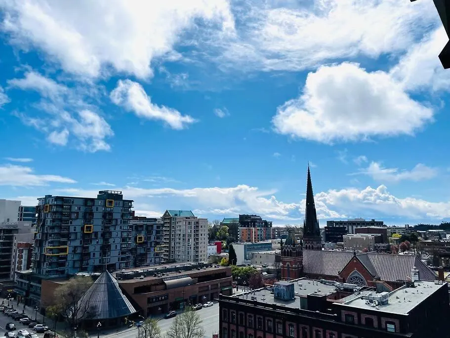Apartment Lovely Downtown 2 Bedroom Condo With Free Parking Victoria