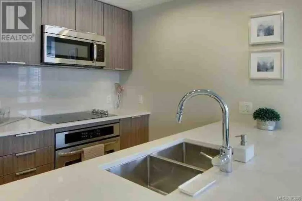 Lovely Downtown 2 Bedroom Condo With Free Parking Victoria