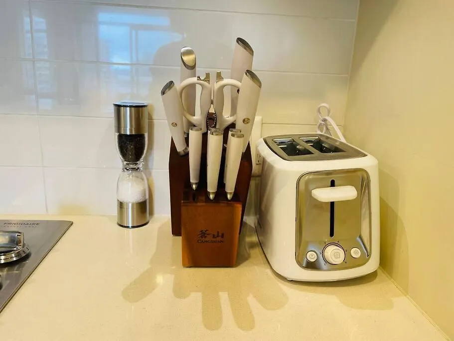 Lovely Downtown 2 Bedroom Condo With Free Parking Victoria