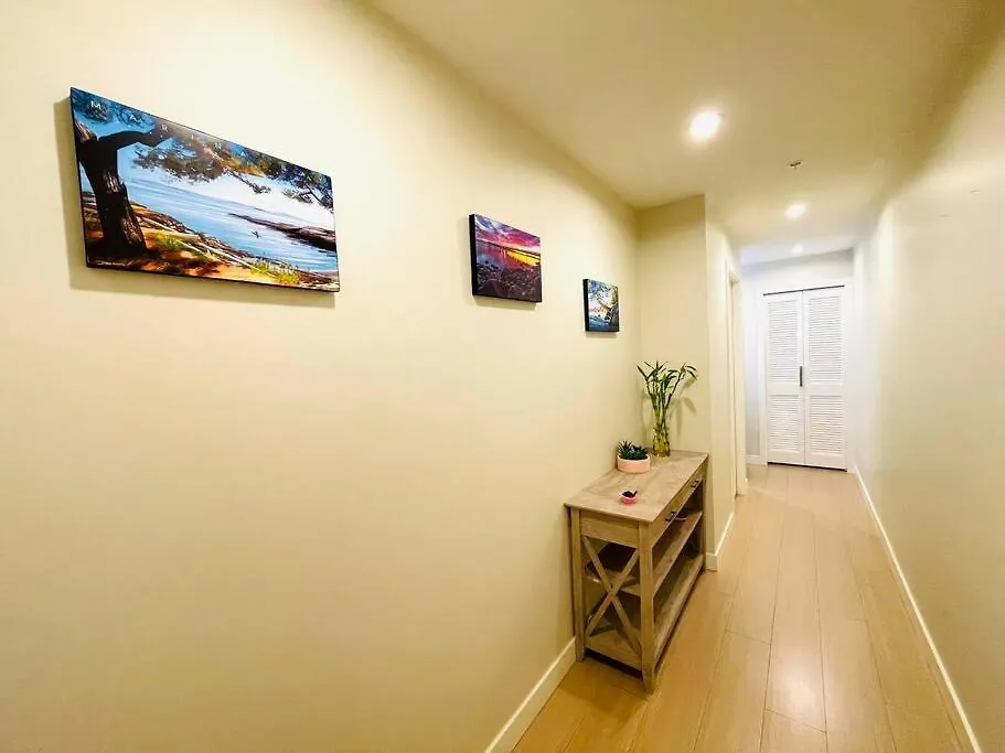 Lovely Downtown 2 Bedroom Condo With Free Parking Victoria Apartment
